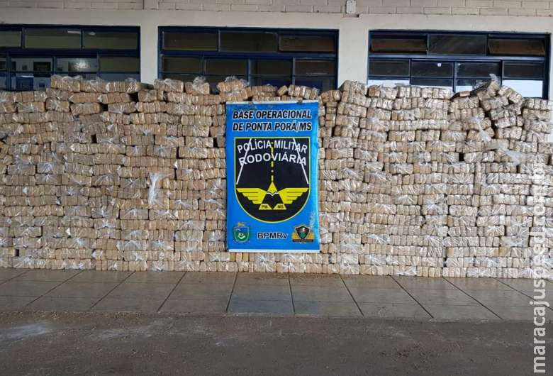 Caminhão é apreendido com mais de duas toneladas de maconha escondidas em carroceria