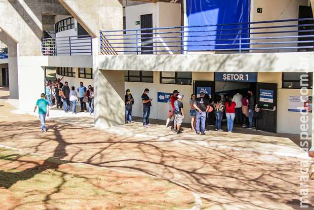 Campo-grandenses de 38 e 39 anos tiram o dia para vacinar contra covid Campo-grandenses de 38 e 39 anos tiram o dia para vacinar contra covid