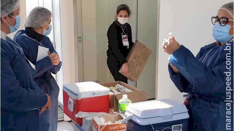 Com previsão de encerrar vacinação em massa na quinta, previsão é de sobrar vacinas da Janssen Com previsão de encerrar vacinação em massa na quinta, previsão é de sobrar vacinas da Janssen