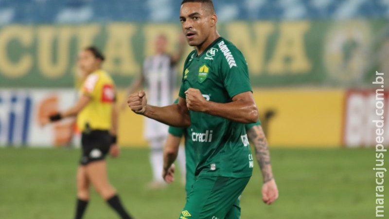 Com um a menos, Cuiabá leva virada do Ceará, mas arranca empate nos acréscimos Com um a menos, Cuiabá leva virada do Ceará, mas arranca empate nos acréscimos