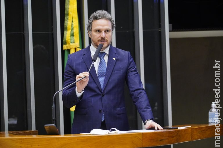 Comissão aprova projeto que prevê saque do FGTS a partir dos 65 anos Comissão aprova projeto que prevê saque do FGTS a partir dos 65 anos