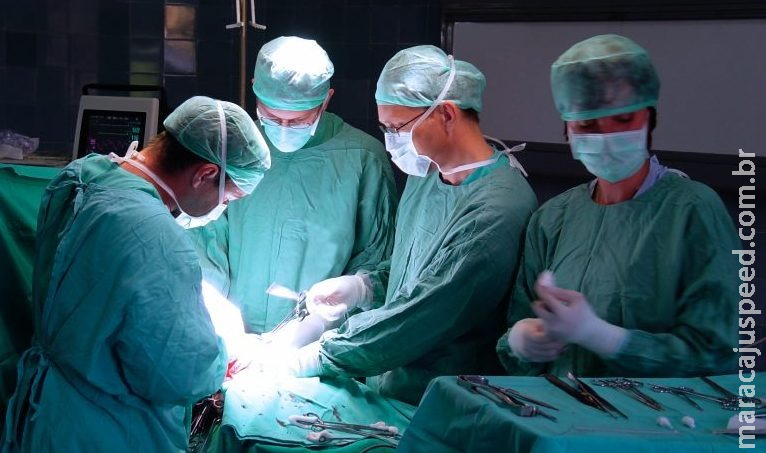 Comissão aprova proposta que prevê o direito à troca do implante mamário para pacientes de câncer Comissão aprova proposta que prevê o direito à troca do implante mamário para pacientes de câncer