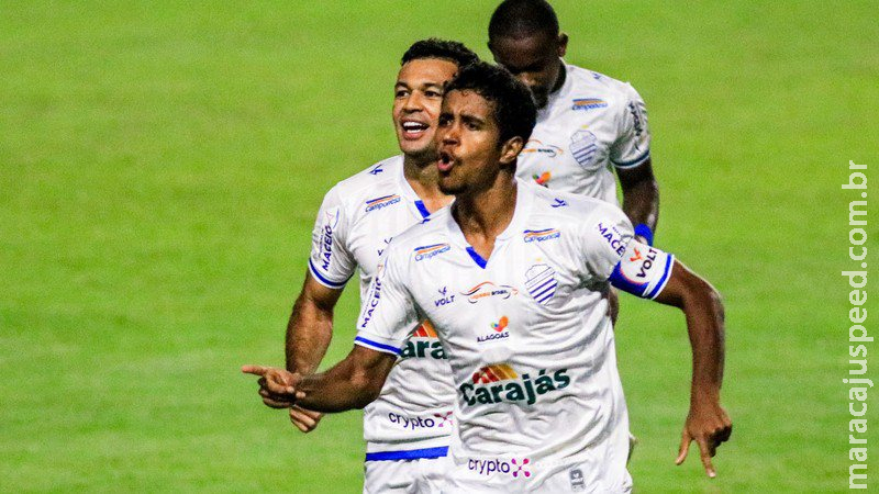 CSA leva susto diante do Brusque, mas vence após jejum na Série B CSA leva susto diante do Brusque, mas vence após jejum na Série B