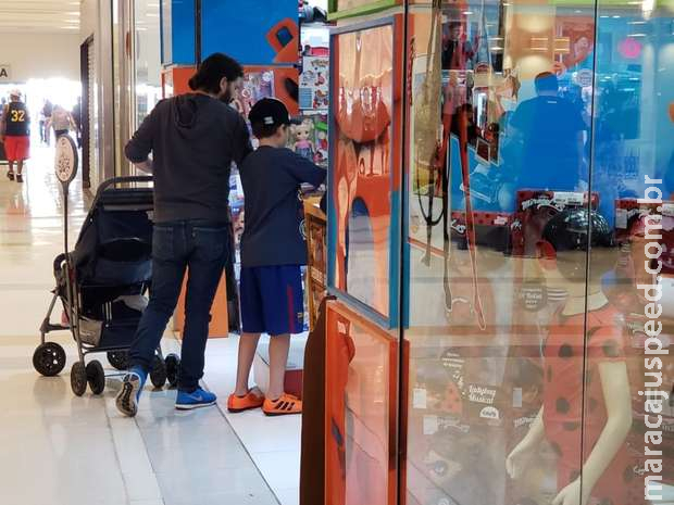 Dia dos Pais: comércio deve faturar 54% a mais em MS Dia dos Pais: comércio deve faturar 54% a mais em MS