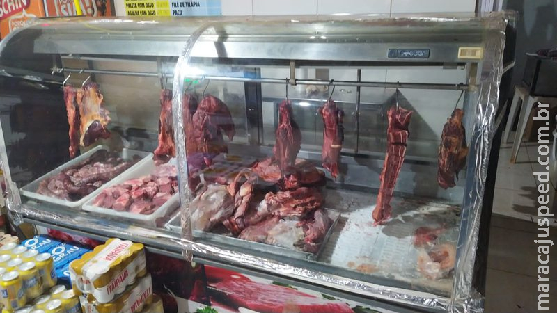 Donos de açougue são presos em MS com 180 quilos de carne estragada