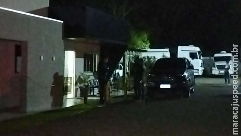 Empresário foi morto com pelo menos 10 tiros por criminoso que fugiu com camionete da vítima