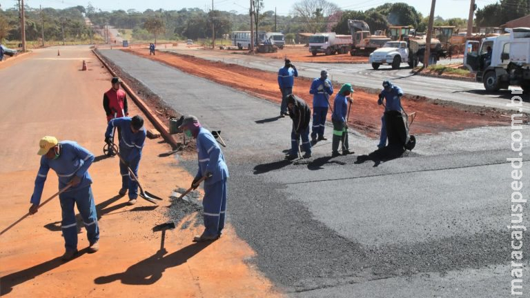 Equipes terminam obras de asfalto em novo acesso ao bairro Moreninhas Equipes terminam obras de asfalto em novo acesso ao bairro Moreninhas