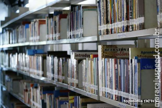 Escritores aprovam projeto que visa dar espaço para autores regionais na lista de livros das escolas Escritores aprovam projeto que visa dar espaço para autores regionais na lista de livros das escolas