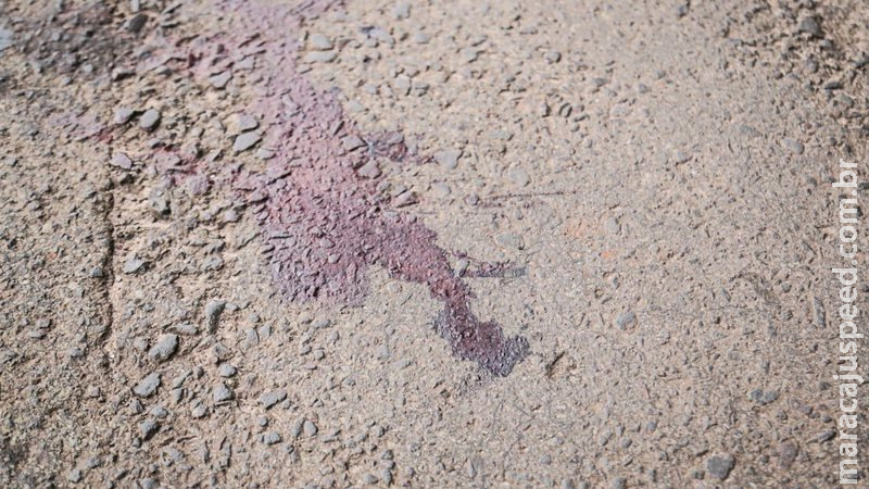 Funcionário de obra é ferido a tiros após suspeito descarregar arma Funcionário de obra é ferido a tiros após suspeito descarregar arma