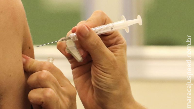 Governo de SP anuncia que vacinará contra covid-19 todos os anos