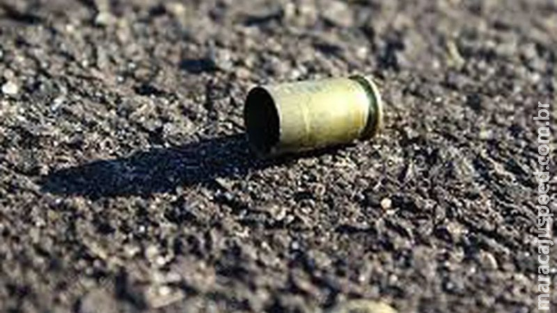 Jovem é ferida a tiros durante assalto a carro em Campo Grande