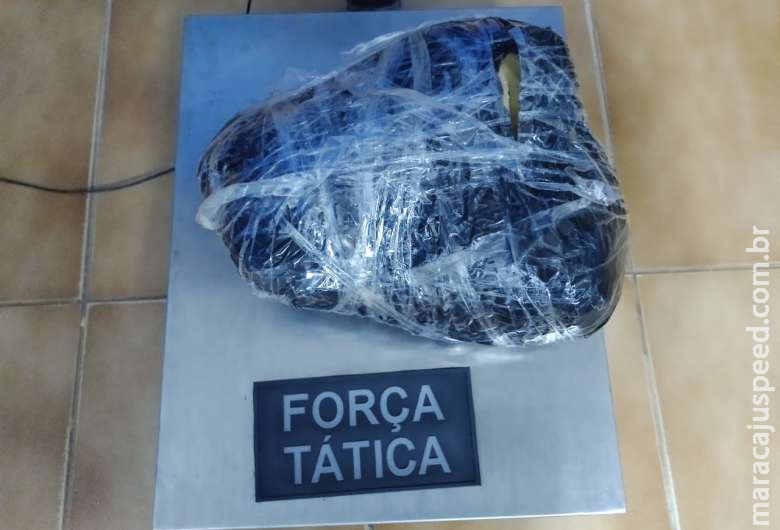 Jovem é flagrado com maconha em ônibus que seguia para capital Jovem é flagrado com maconha em ônibus que seguia para capital