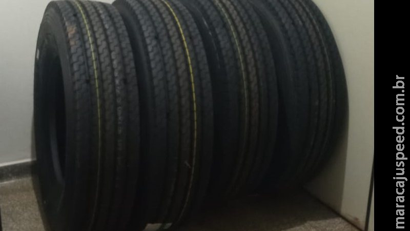 Kombi que transportava pneus contrabandeados é apreendida pela polícia em Ponta Porã