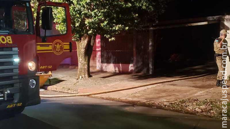 ‘Mamãe está pegando fogo’: Mulher e filho se esconderam no banheiro onde idosa acabou morta carbonizada