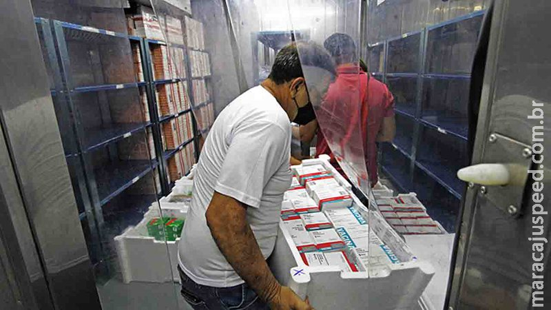 Ministério da Saúde confirma envio de 103,9 mil doses de vacina contra covid esta semana para MS Ministério da Saúde confirma envio de 103,9 mil doses de vacina contra covid esta semana para MS