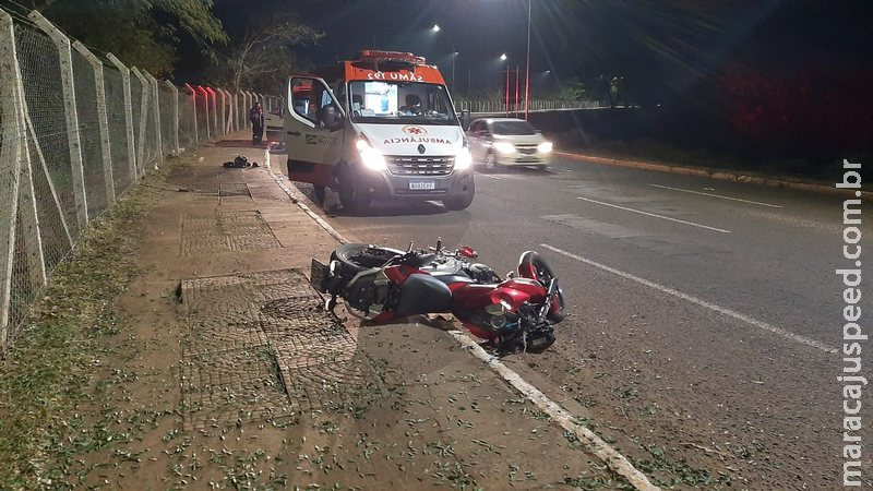 Motociclista perde controle da direção e mulher morre em acidente na frente do Parque Ecológico Anhanduí