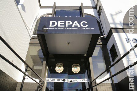 Motorista bêbado bate em moto que é arremessada a 58 metros e durante fuga bate em árvore