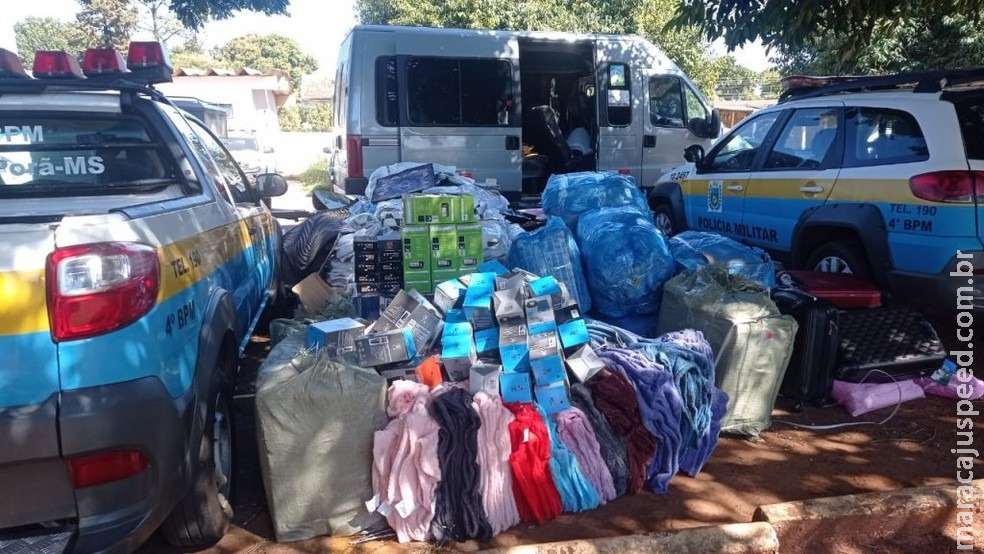 Motorista foge e abandona van com produtos do Paraguai