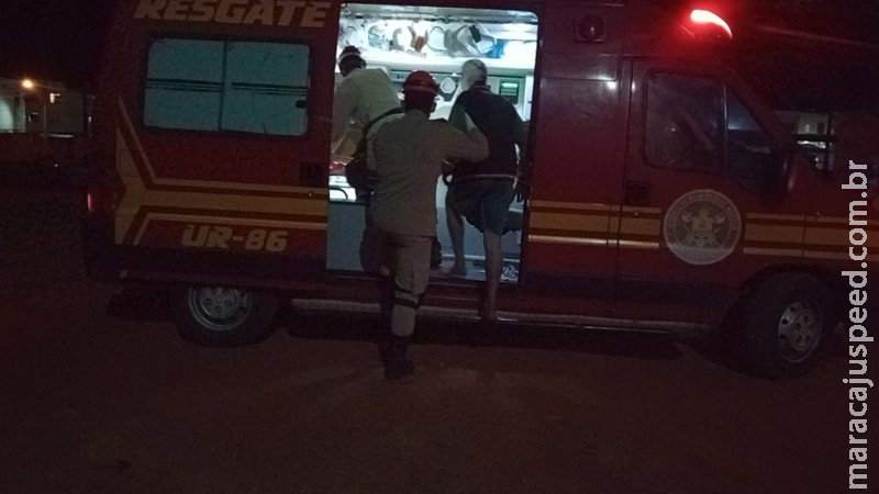 Mulher tenta se defender de marido e o esfaqueia nas costas e cabeça