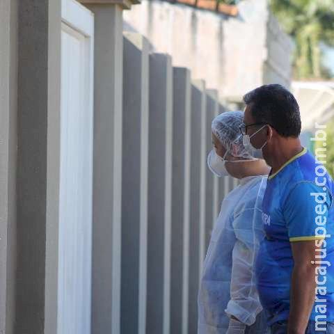 Na fronteira, prefeituras vão até de "porta em porta" para vacinar Na fronteira, prefeituras vão até de "porta em porta" para vacinar