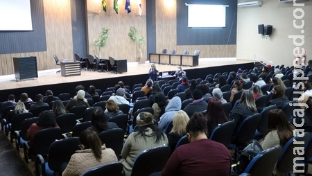 Na reta final, professores da rede municipal recebem palestra motivacional Na reta final, professores da rede municipal recebem palestra motivacional