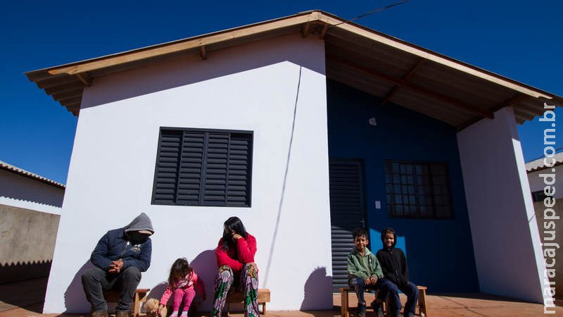 Nova leva de famílias recebem suas casas na comunidade Bom Retiro Nova leva de famílias recebem suas casas na comunidade Bom Retiro