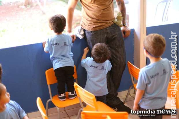 Pais devem assinar termo de responsabilidade para retorno às aulas presenciais do município Pais devem assinar termo de responsabilidade para retorno às aulas presenciais do município