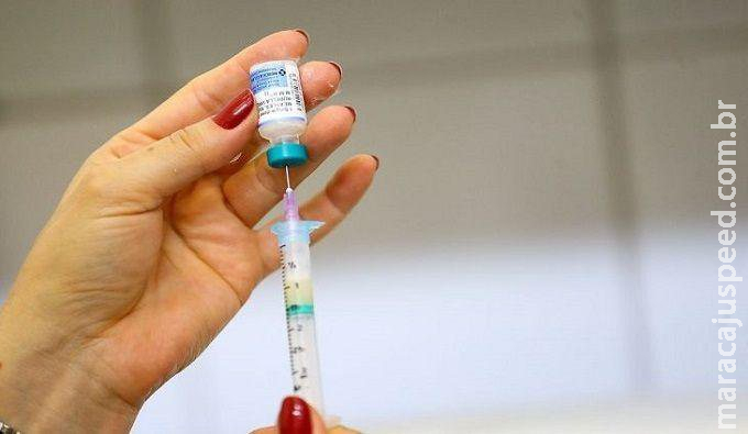 Pessoas com 42 anos e adolescentes se vacinam contra covid-19 em Campo Grande nesta sexta Pessoas com 42 anos e adolescentes se vacinam contra covid-19 em Campo Grande nesta sexta