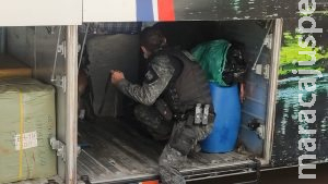 Polícia apreende ônibus lotado de ‘muamba’ durante bloqueio em MS Polícia apreende ônibus lotado de ‘muamba’ durante bloqueio em MS