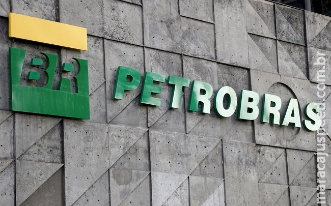 Preço da gasolina sobe 6% nas refinarias, diesel em 3,7% Preço da gasolina sobe 6% nas refinarias, diesel em 3,7%