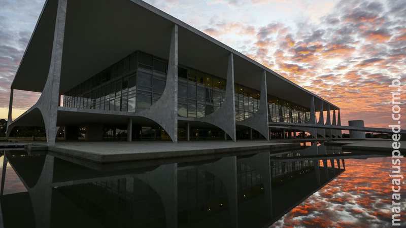 Presidência veta projeto que obriga cobertura de tratamento de câncer Presidência veta projeto que obriga cobertura de tratamento de câncer