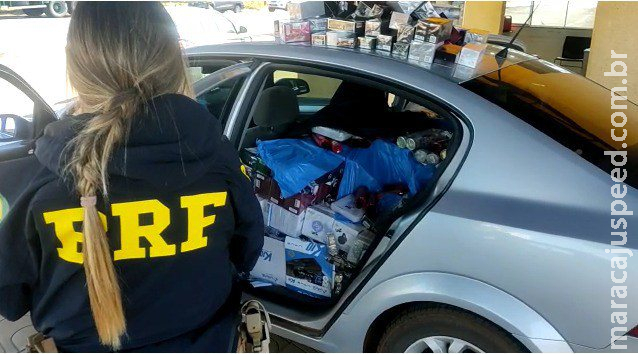 PRF apreende carro lotado com mercadorias contrabandeadas em Aparecida do Taboado
