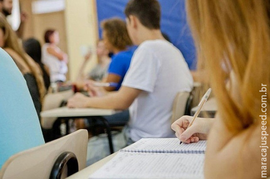 Proposta suspende pagamento de parcelas do Fies na pandemia Proposta suspende pagamento de parcelas do Fies na pandemia