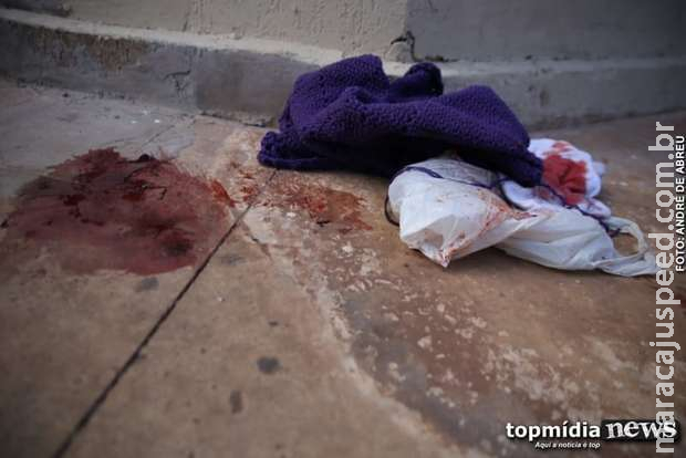 Rapaz é espancado por grupo com enxada, pula em córrego e foge na Vila Albuquerque