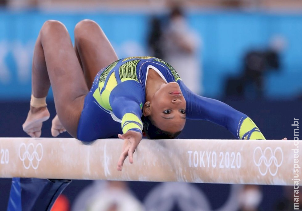 Rebeca Andrade conquista prata inédita na final individual na ginástica em Tóquio 