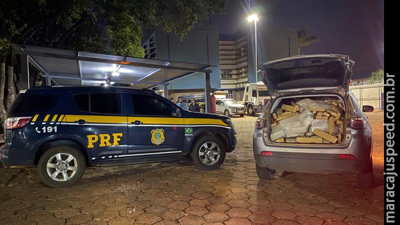 Traficante foge em alta velocidade da PRF e abandona mais de meia tonelada de maconha
