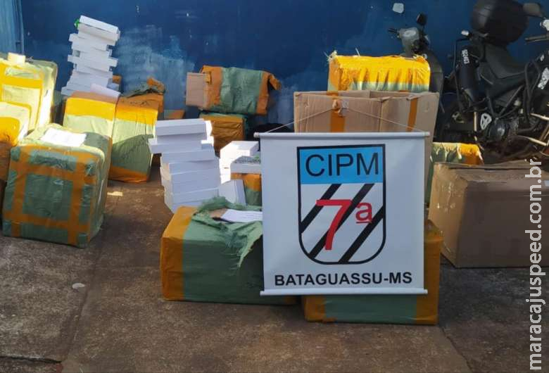 Veículo é apreendido "recheado" com mercadorias contrabandeadas