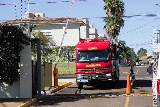 Vidraceiro cai em poço de elevador durante entrega em Campo Grande Vidraceiro cai em poço de elevador durante entrega em Campo Grande