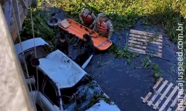 Vítimas de acidente eram taxistas; polícia encontrou cerveja dentro de carro
