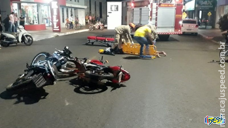 Ao fazer manobra de contorno, motociclistas colidem e são socorridos em MS
