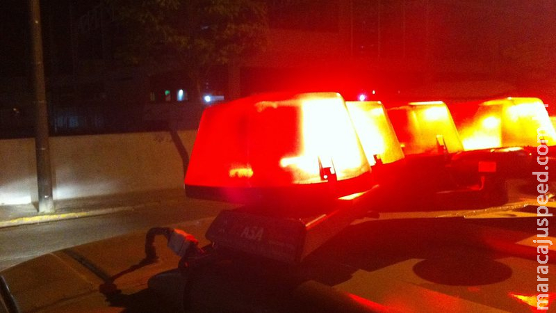 Após atear fogo em roupas da madrasta, jovem é preso a ameaçando de morte em MS