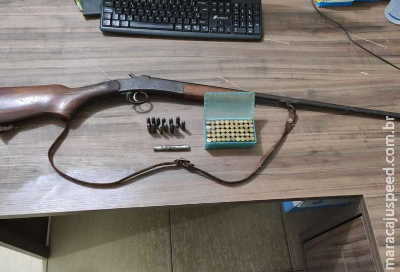 Após briga com companheira, vigilante é preso por posse ilegal de arma e ameaça