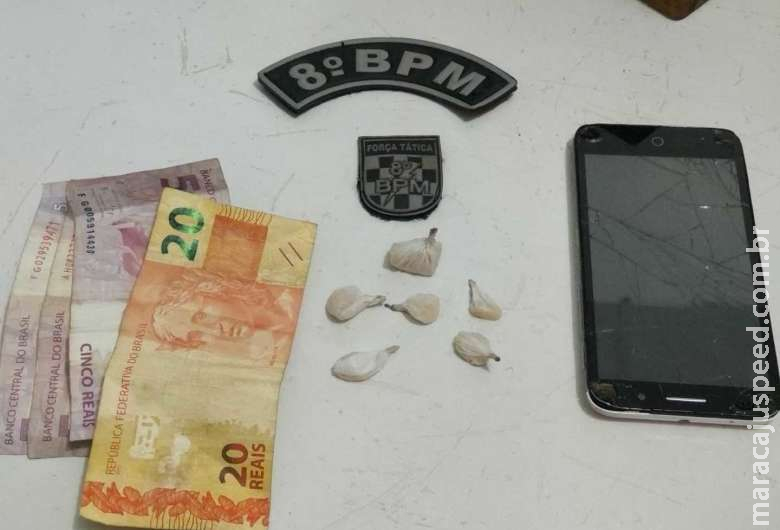 Após tentativa de fuga, jovem é preso com drogas em cidade do interior