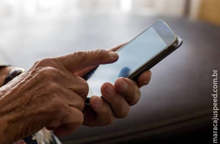 Após trocar nudes, idoso de 70 anos é chantageado, deposita R$ 2 mil e vai à polícia 