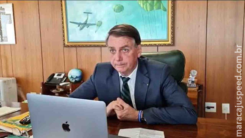 Bolsonaro diz que Bolsa Família poderá ter aumento de até 100% Bolsonaro diz que Bolsa Família poderá ter aumento de até 100%