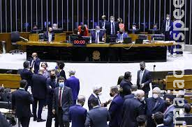 Câmara aprova retorno das coligações partidárias: entenda o que são Câmara aprova retorno das coligações partidárias: entenda o que são