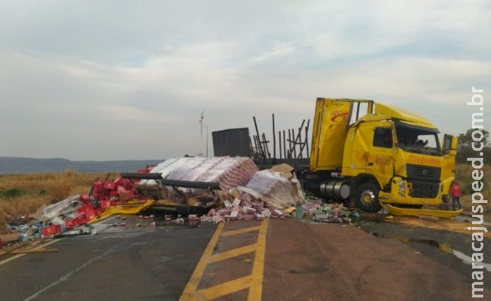 Caminhão carregado com bebidas tomba e deixa BR-163 interditada 