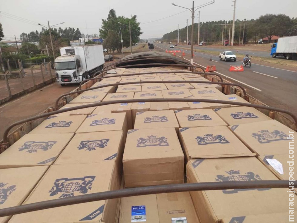 Caminhão carregado com cigarros contrabandeados é apreendido em posto de combustível em Dourados 