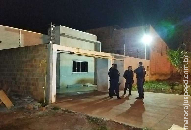 Carro é incendiado e suspeita é que veículo tenha sido usado em crime contra PM