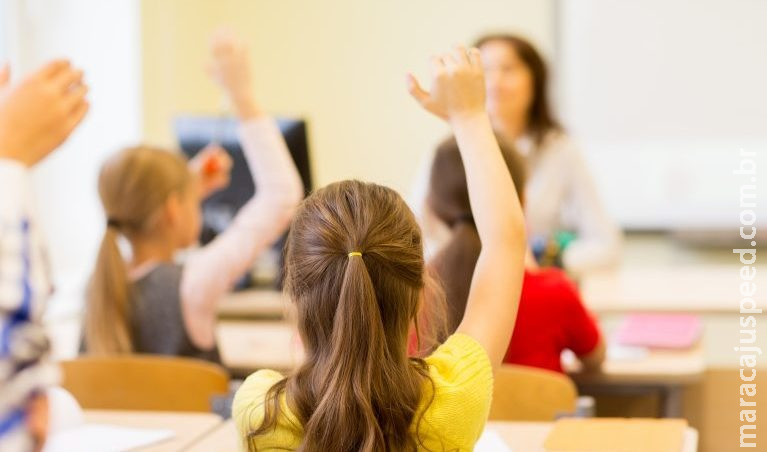 Comissão aprova projeto que proíbe terceirização do magistério em escolas particulares Comissão aprova projeto que proíbe terceirização do magistério em escolas particulares